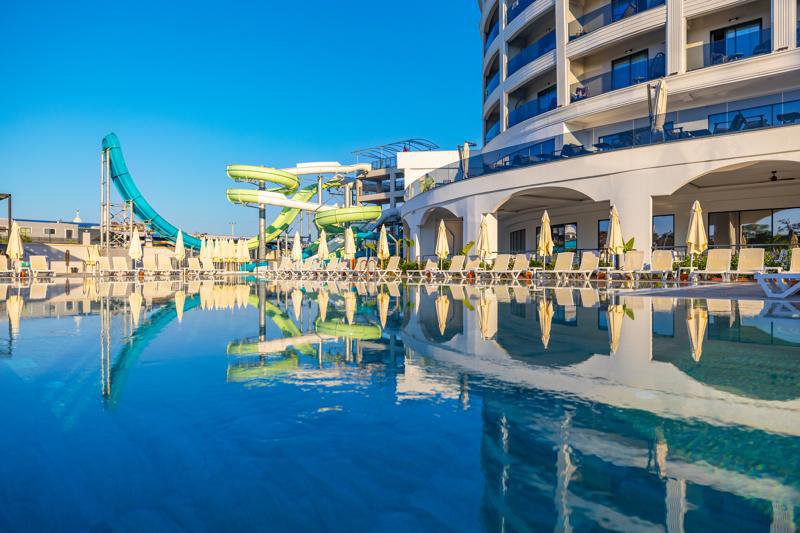 Side Moon Palace