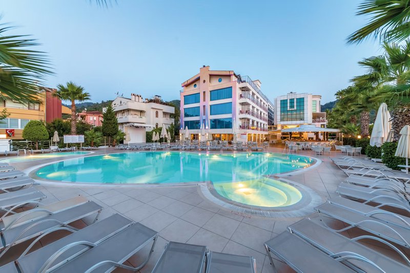 Ideal Pearl Hotel - Adult Only 16+