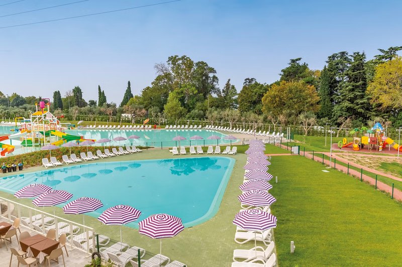 Sisan Family Resort