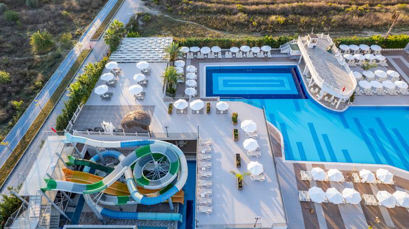 J'Adore Deluxe Hotel and Spa