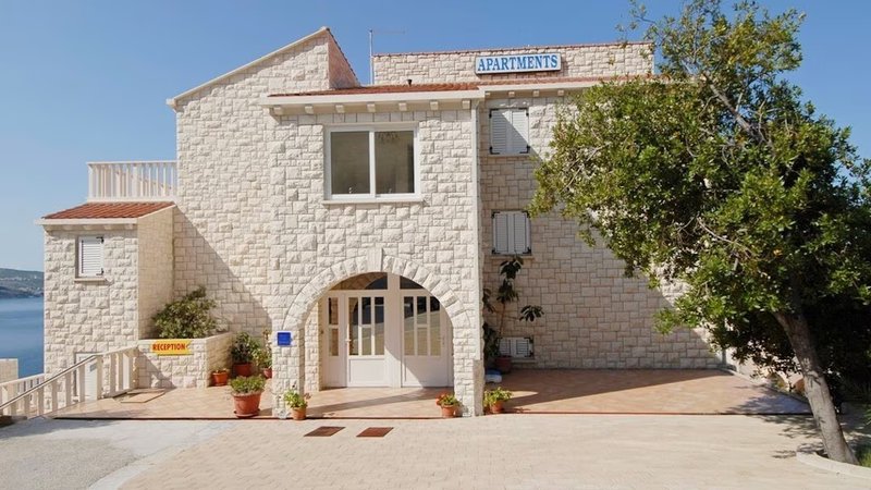 Marnic Apartments