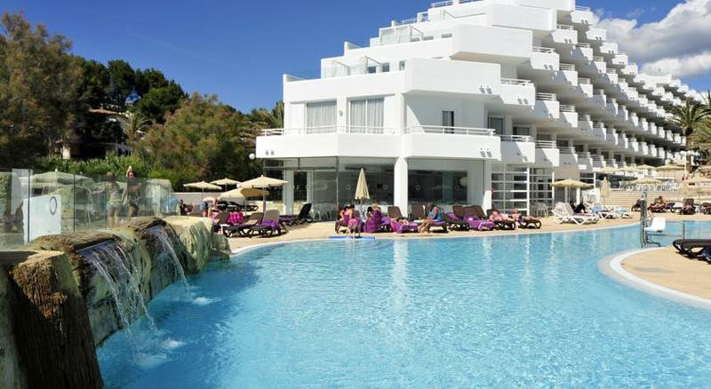 Fergus Style Cala Blanca Suites